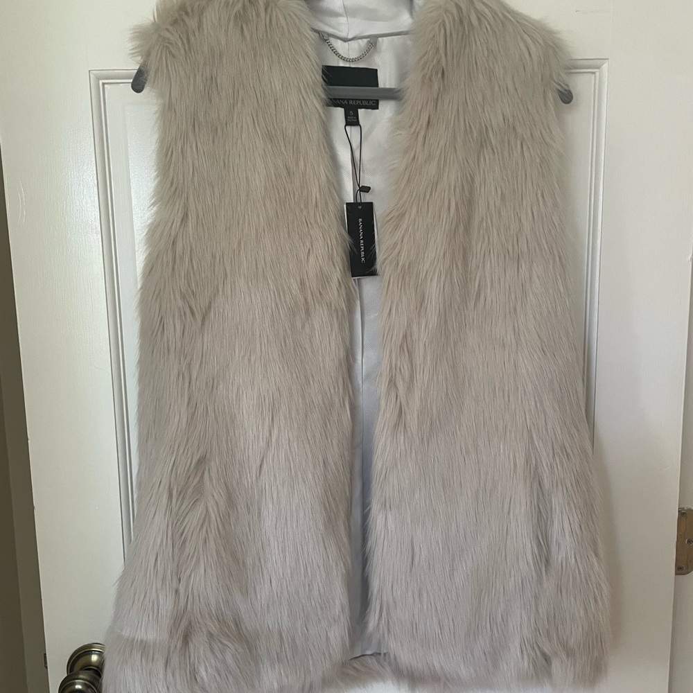 Banana Republic Women's Faux Fur Vest NWT